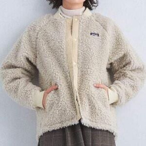 girls Patagonia retro x bomber button up. natural. large